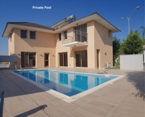 Luxury villa for sale in Pyrgos