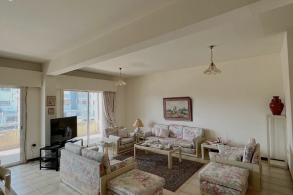 3 BEDROOM APARTMENT CLOSE TO THE BEACH