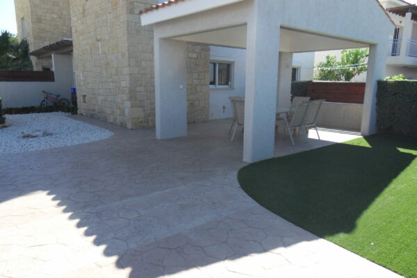 3 Bedroom semi-detached house For Sale in Mouttagiaka tourist area, Limassol