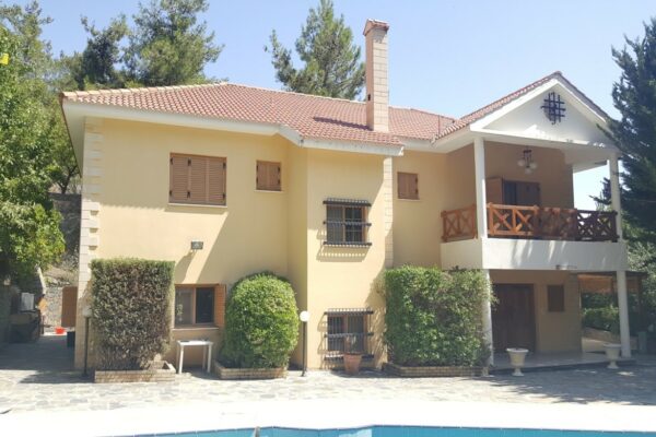 4 Bedroom House with swimming pool, Moniatis Village, Limassol