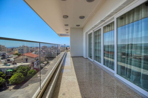 3 Bedroom Luxurious Apartment For Sale in Mesa Geitonia, Limassol