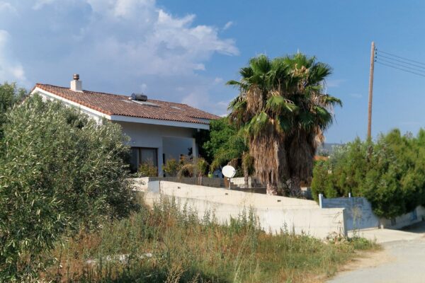 5 Bedroom Bungalow House with Attic for Sale, Parekklisia, Limassol